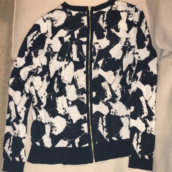 Black and white sweater - Picture 2 of 5